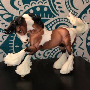 Breyer horse (Gypsy Vanner)